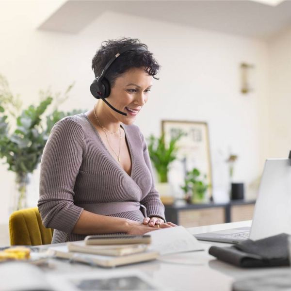 Jabra Evolve2 55 Stéréo UC + Dongle USB-C Link380 & Socle