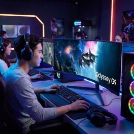 Samsung 49" Odyssey G9 (G95C)