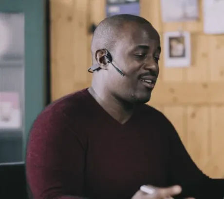 Casque Shokz à conduction osseuse avec microphone pour les communications professionnelles