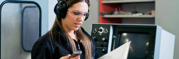 Casque antibruit communicant